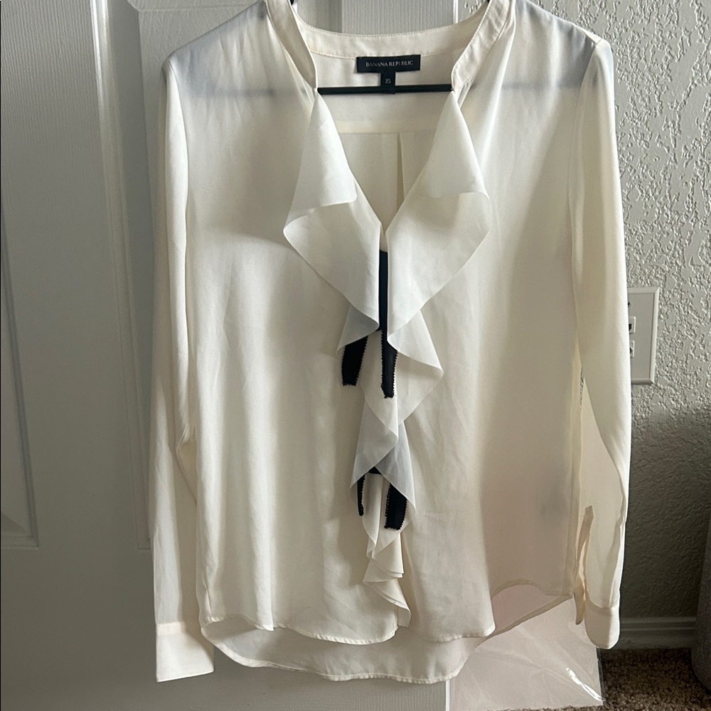 Banana Republic Cream Ruffle Front Blouse